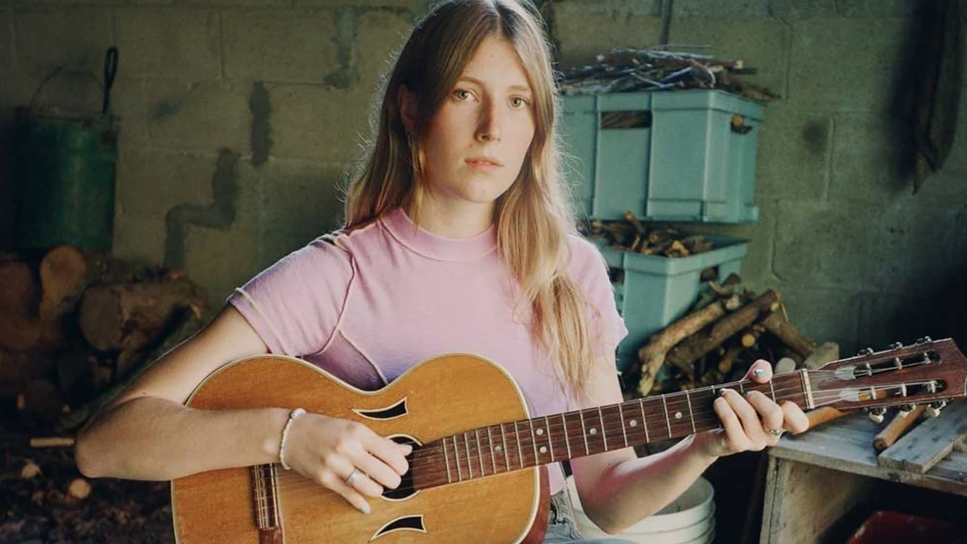 Bella White w/ Georgia Harmer