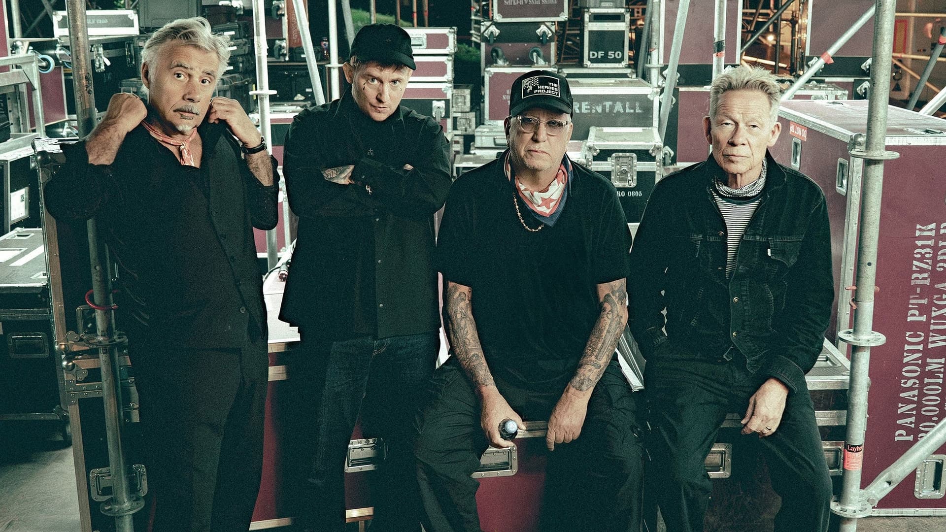 SEX PISTOLS (Steve Jones, Paul Cook, Glen Matlock) feat. Frank Carter SEX PISTOLS (Steve Jones, Paul Cook, Glen Matlock) feat. Frank Carter